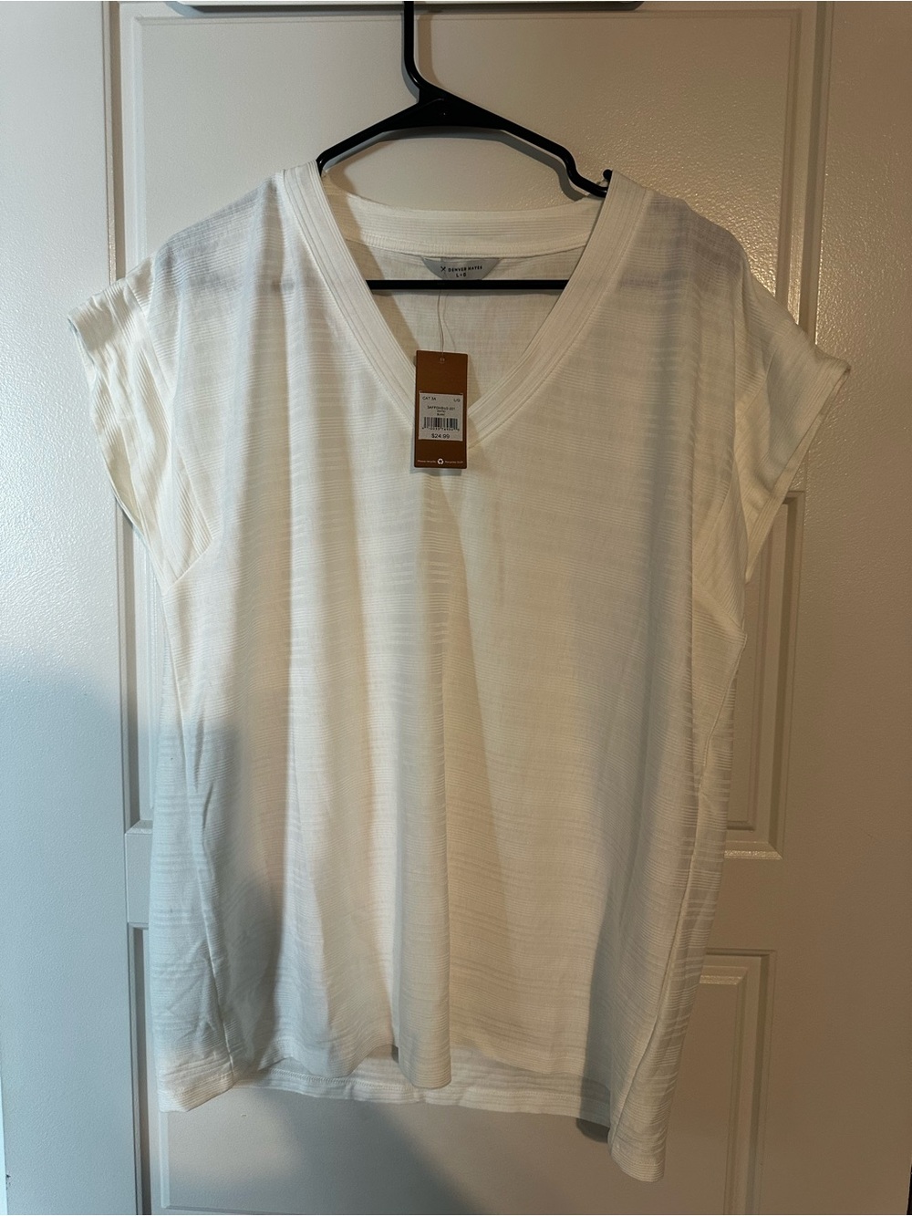 Denver Hayes White V-Neck Short Sleeve Top